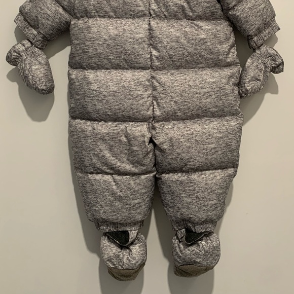 Gap grey coloured snowsuit. Size 6-12 months. - Picture 4 of 8